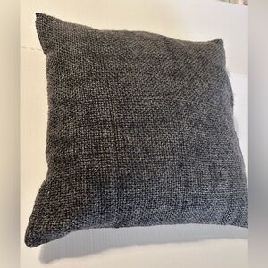 2 Pottery Barn  linen dark Gray Textured Throw Pillows 20x20. inserts  waterfowl